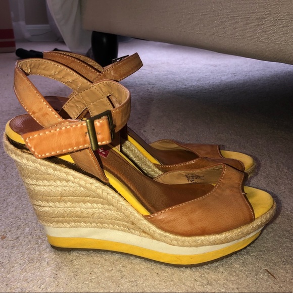 Heels - Picture 1 of 2